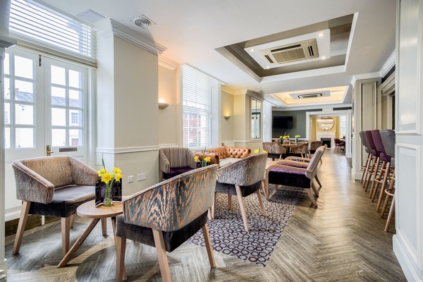 Lobby lounge