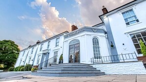 Front of property - The Grosvenor Hotel (Stratford-upon-Avon)