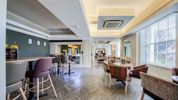 Bar lounge