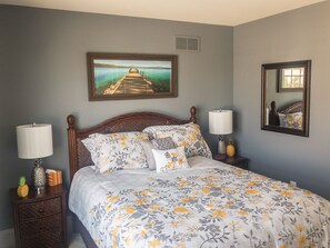 3 bedrooms, desk, iron/ironing board, free WiFi