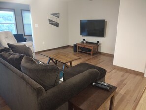 Living area - Room with a View (Monticello)