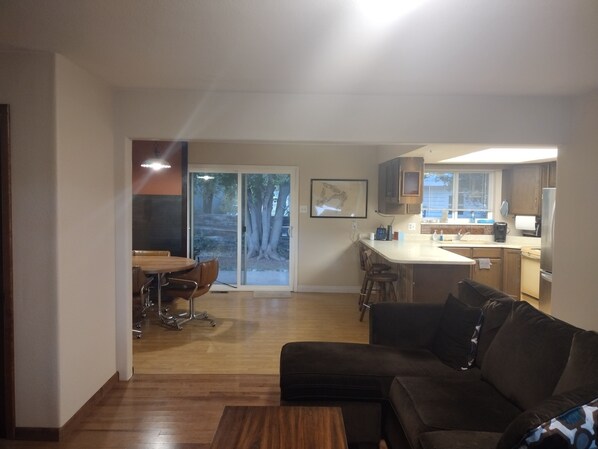 Living area - Room with a View (Monticello)