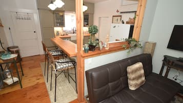 TV connectée, lecteur de DVD, livres, vidéothÚque