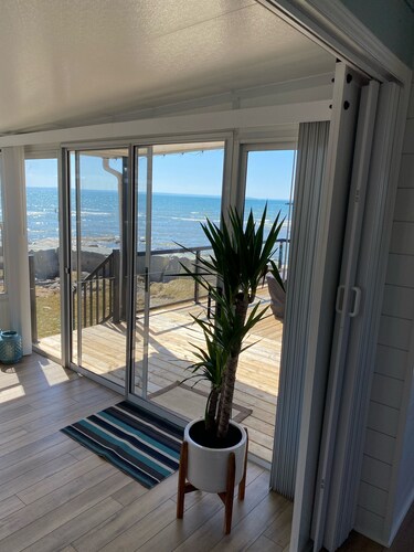 Surfside On The Rocks