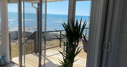 Surfside On The Rocks