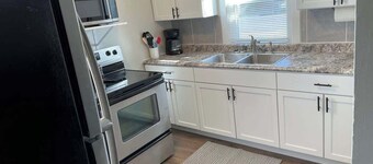 Comfortable Cozy 1 Bed/1 Bath, Awesome Location!