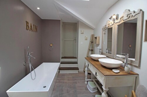 Large charming country house, garden, swimming pool, ⭐️⭐️⭐️⭐️