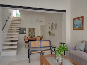 Smart TV - Casa Romantica - Yucatan Home Rentals (Merida)