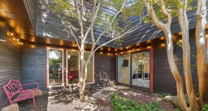 Spacious Luxury Home with Heated Pool & Pool Table