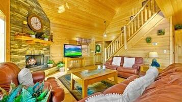 Smart TV, chimenea y oficina