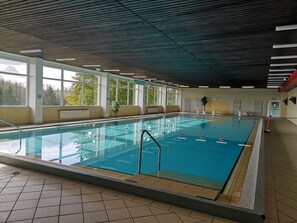 Piscine intérieure, piscine chauffée