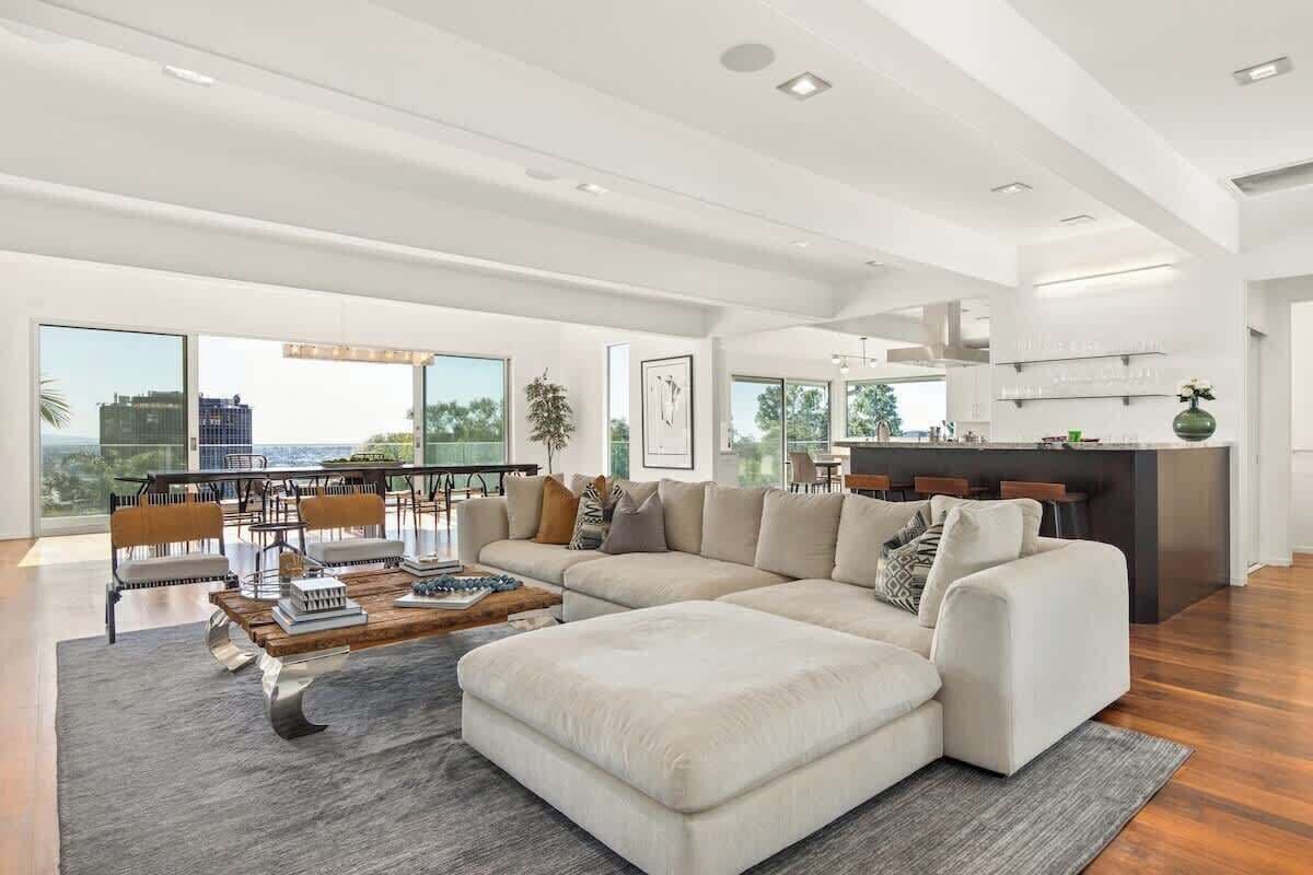 Smart TV, fireplace, offices