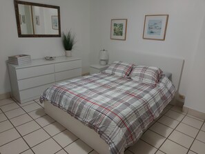 3 bedrooms, iron/ironing board, free WiFi, bed sheets - Condado Beach San Juan Prime location 5minsWalk To Beach (San Juan)