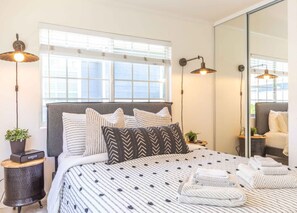 1 bedroom, iron/ironing board, WiFi, bed sheets - Air Concierge Pacific Beach Breezy Cottages #3 (San Diego)