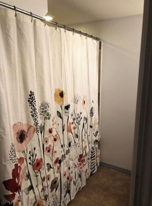 Interior - TJ’s Country Getaway- Dog Friendly (Union)