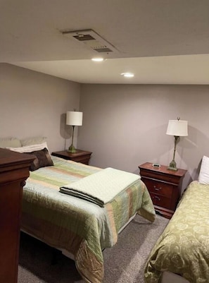 1 quarto, cofres nos quartos, Wi-Fi de cortesia, roupa de cama