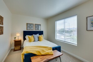 3 habitaciones, escritorio, tabla de planchar con plancha y wifi gratis 