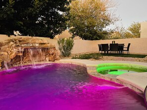 Piscina all'aperto, una piscina riscaldata