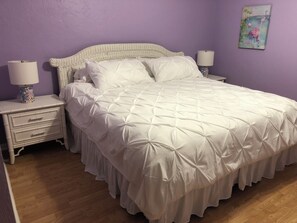 4 bedrooms, desk, iron/ironing board, travel cot