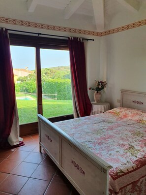 3 bedrooms, iron/ironing board, travel cot, bed sheets - Villa with private pool and sea view (Stintino)
