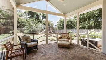 House (Cumberland Ave-203) | Balcony