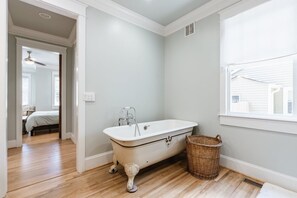 House (Cumberland Ave-203) | Bathroom - Cumberland Ave-203 (Greenville)