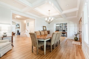 Maison (Cumberland Ave-203) | Cuisine privée | Réfrigérateur, four à micro-ondes, surface de cuisson, lave-vaisselle