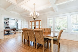 Maison (Cumberland Ave-203) | Cuisine privée | Réfrigérateur, four à micro-ondes, surface de cuisson, lave-vaisselle