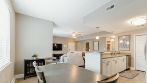 Casa (10 E. Washington St) | Fachada