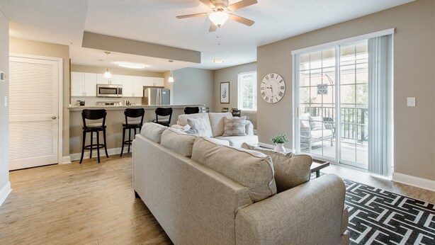 Casa (10 E. Washington St) | Sala de estar