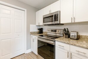House (10 E. Washington St) | Exterior