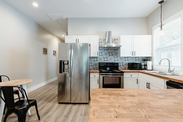 House (614 S. Converse St (Right Side)) | Private kitchen | Fridge, microwave, stovetop, dishwasher