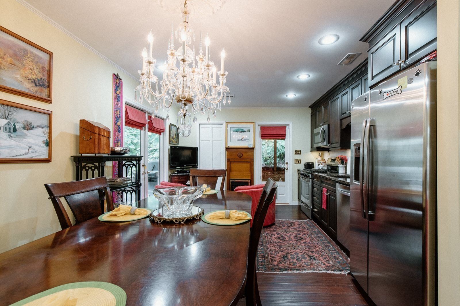 Condo (25 Knoxbury Terrace) | Dapur peribadi | Peti sejuk 