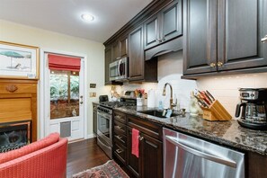 Condo (25 Knoxbury Terrace) | Private kitchen