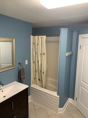 Towels, soap, shampoo, toilet paper