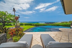 Terrace/patio - Luxury Oceanfront Estate (Kailua-Kona)