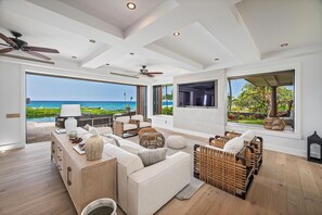 Smart TV, DVD player