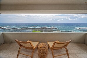 Property grounds - Luxury Oceanfront Estate (Kailua-Kona)