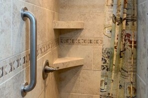 Shower, hair dryer, towels, soap - Tranquil Country Home with Beautiful Crowders Mountain View (Kings Mountain)