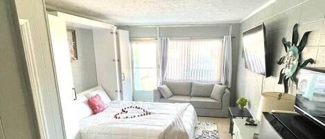 1 bedroom, iron/ironing board, free WiFi, bed sheets