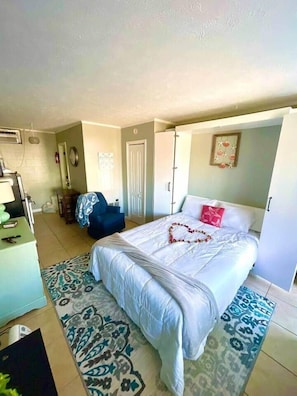 1 bedroom, iron/ironing board, free WiFi, bed sheets - Love Shak romantic beach condo , pets ok (North Myrtle Beach)