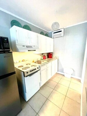 Fridge, microwave, oven, stovetop - Love Shak romantic beach condo , pets ok (North Myrtle Beach)