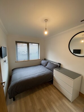 1 chambre, fer et planche Ă repasser, Wi-Fi, draps fournis