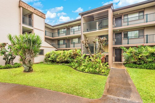 Ocean Front, Ground Level 1 Bedroom with King, Sleeps 4, with Cold AC