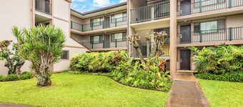 Ocean Front, Ground Level 1 Bedroom with King, Sleeps 4, with Cold AC