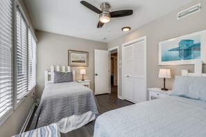 6 bedrooms, desk, iron/ironing board, free WiFi