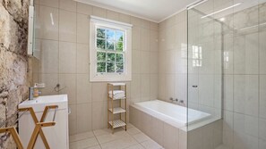 Badekar, hårtørrer