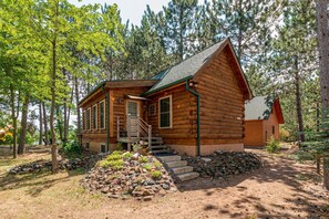 Exterior - Cozy 2 bedroom cabin on the water - great location, must see!! (Hayward)