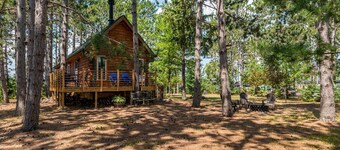 Cozy 2 bedroom cabin on the water - great location, must see!!