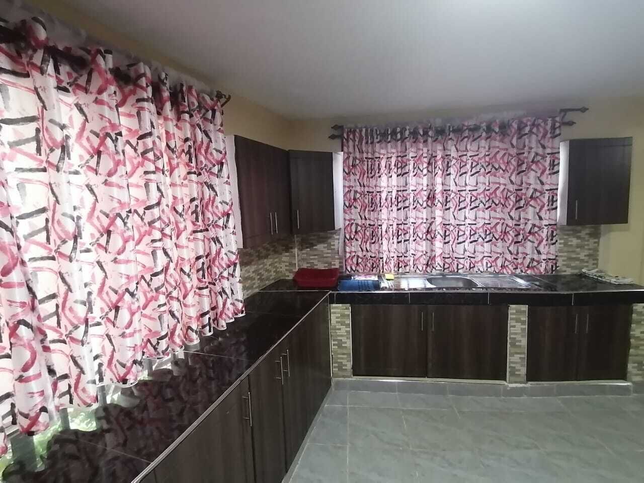 冰箱、炉灶、电热水壶、厨具/餐具